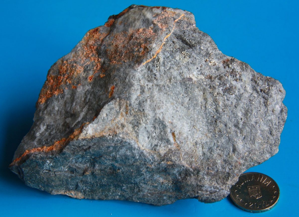 Realgar + Calcopirită
