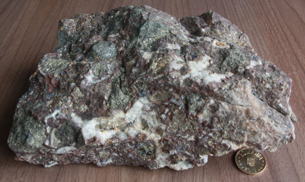 Minereu complex (Sfalerit + Pirită + Galenă)