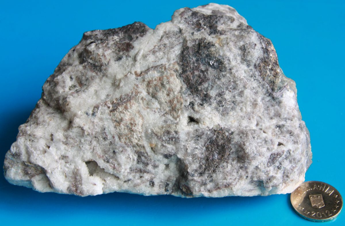 Minereu complex (Sfalerit + Galenă + Calcopirită) + Cuarţ