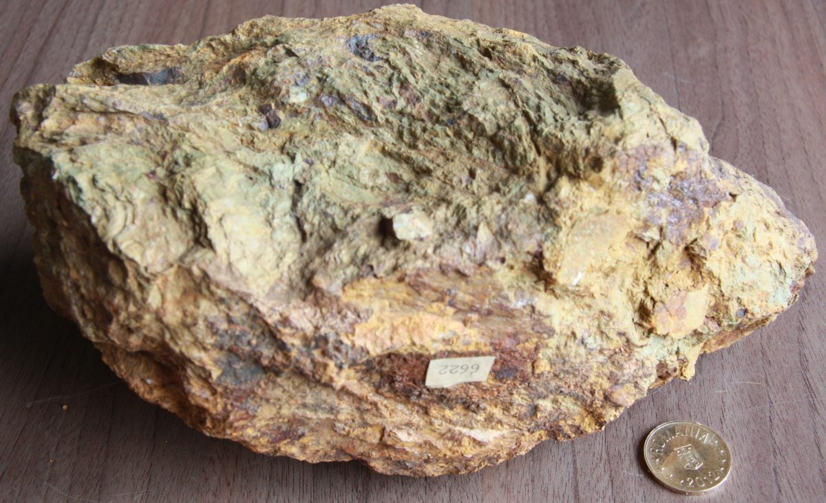 Limonit (pălăria de fier)