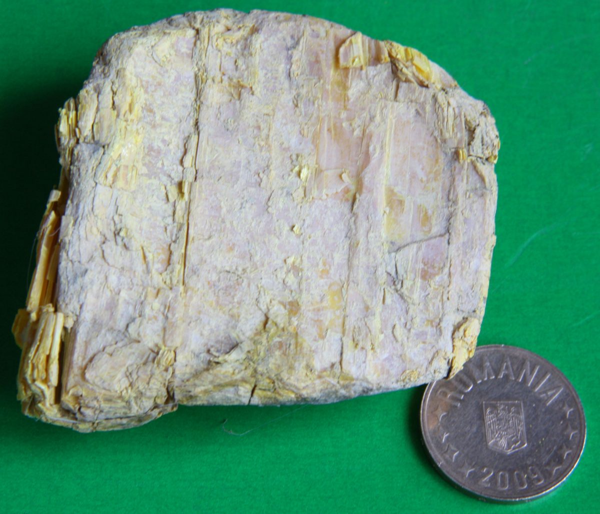 Auripigment