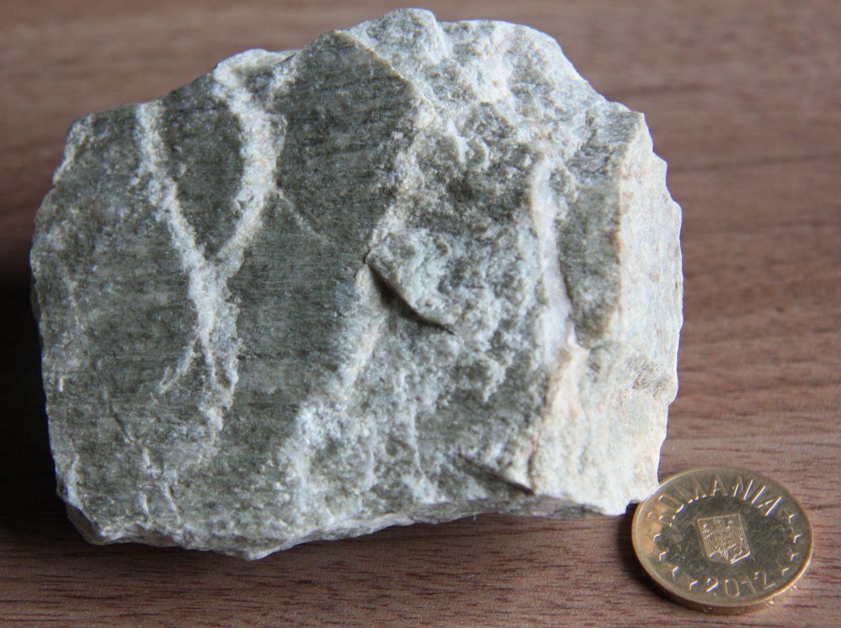Metatuf riolitic