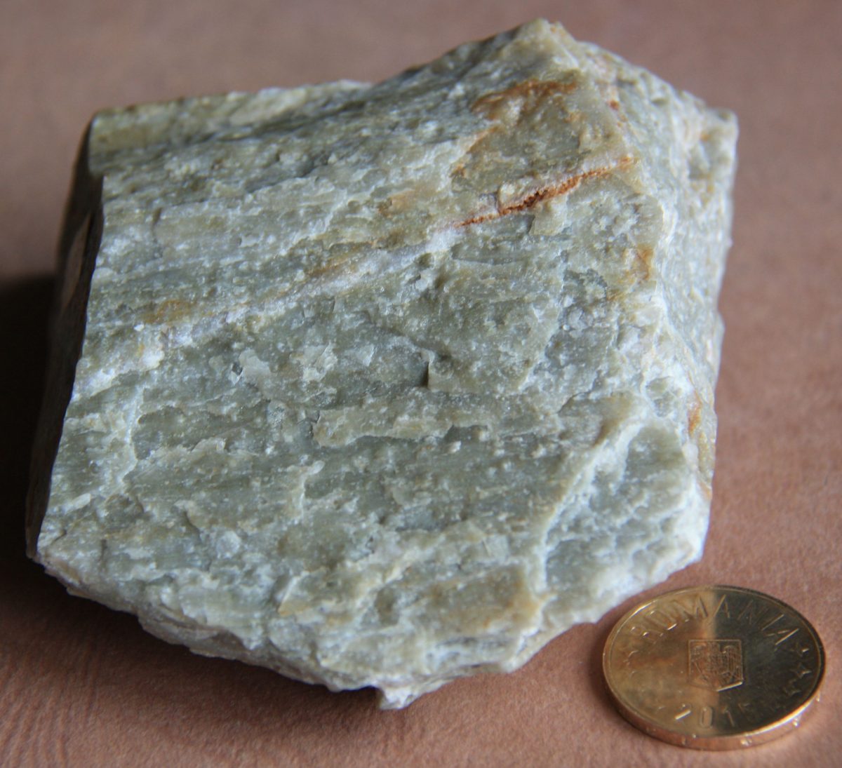 Metatuf riolitic