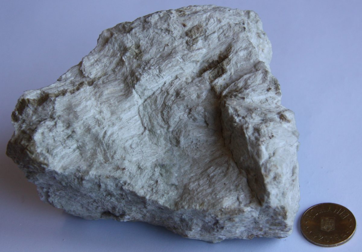 Skarn wollastonitic cu granaţi