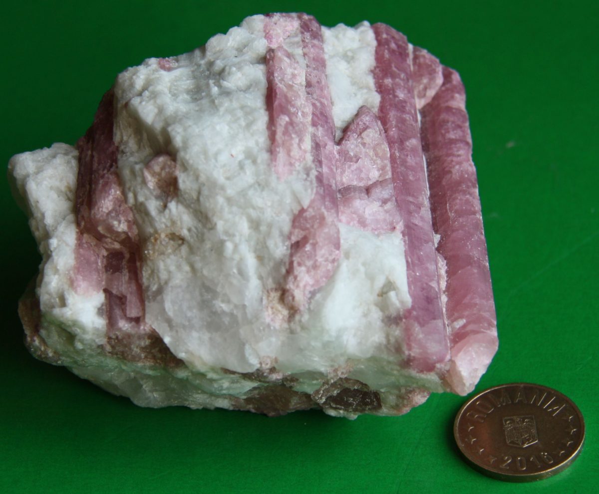 Rubelit (var. Turmalină)