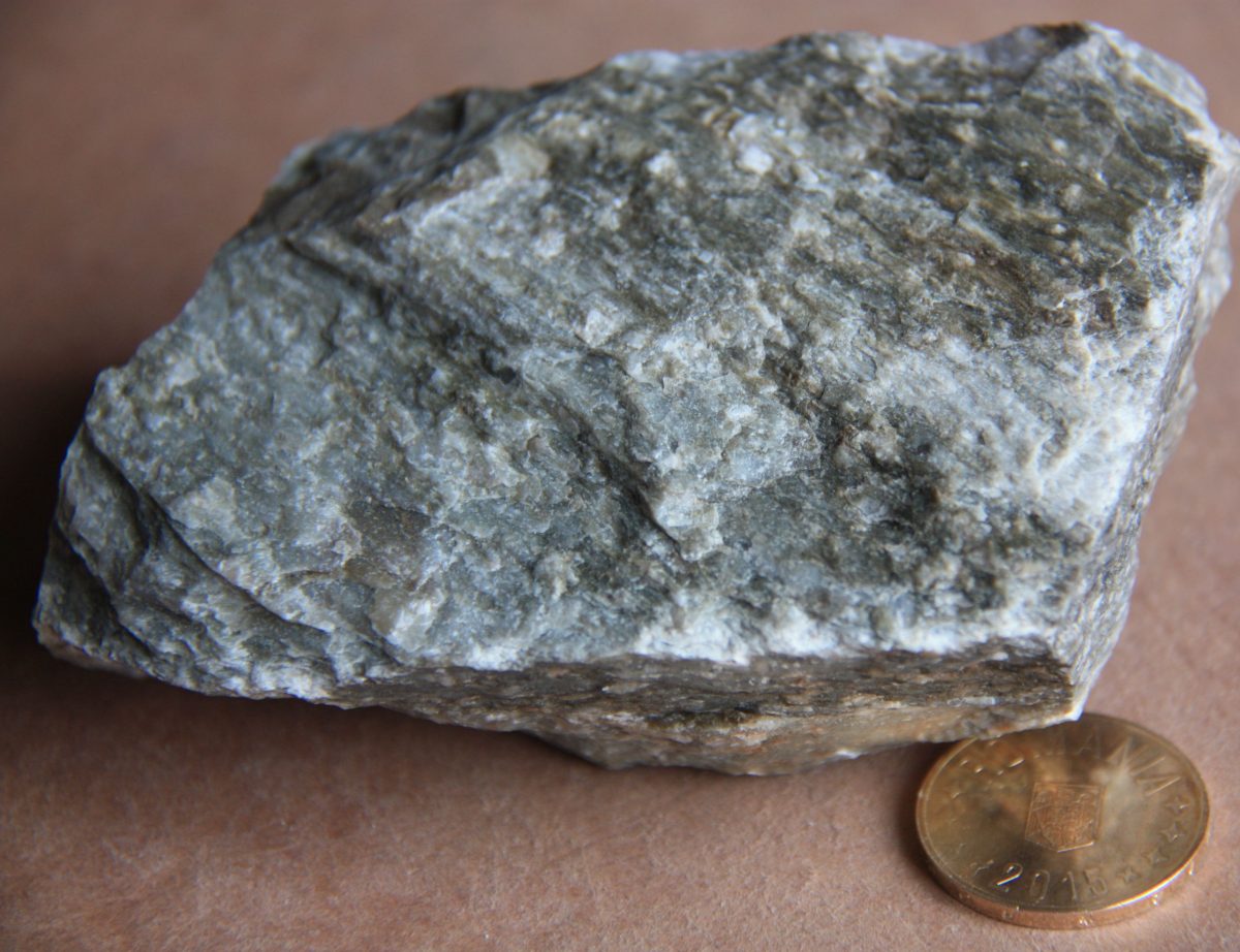 Metatuf riolitic