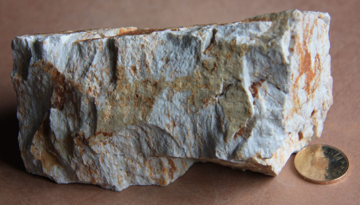 Metatuf riolitic