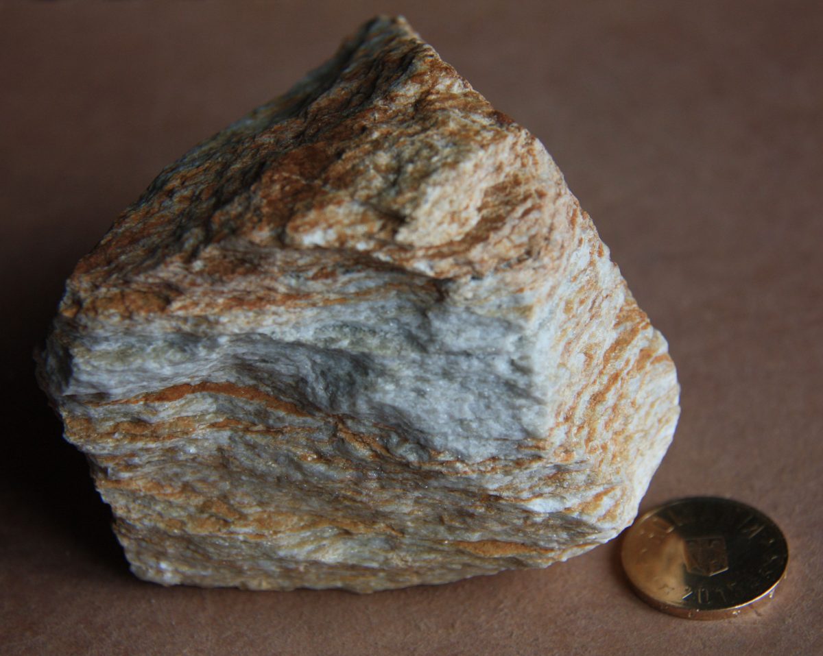 Metatuf riolitic