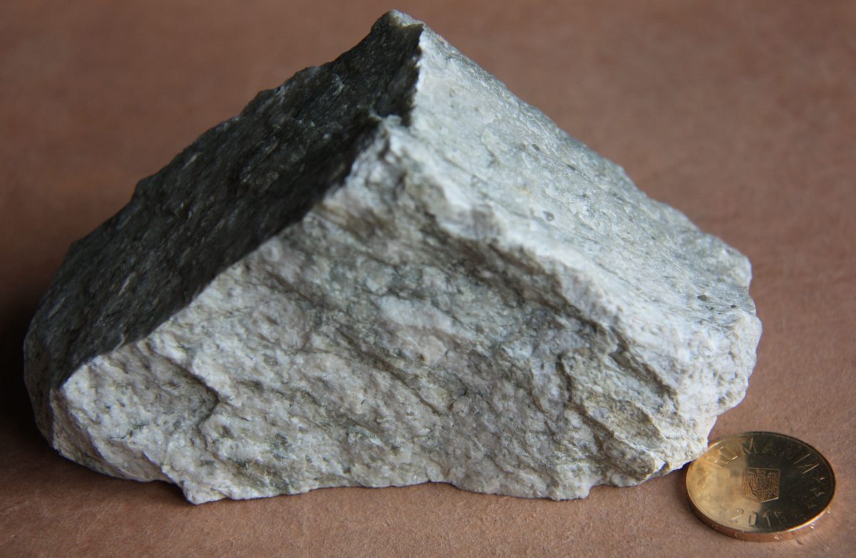 Metatuf riolitic