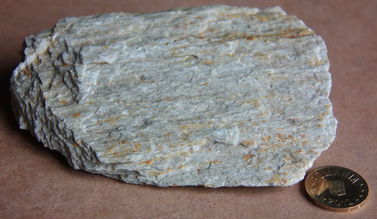 Metatuf riolitic