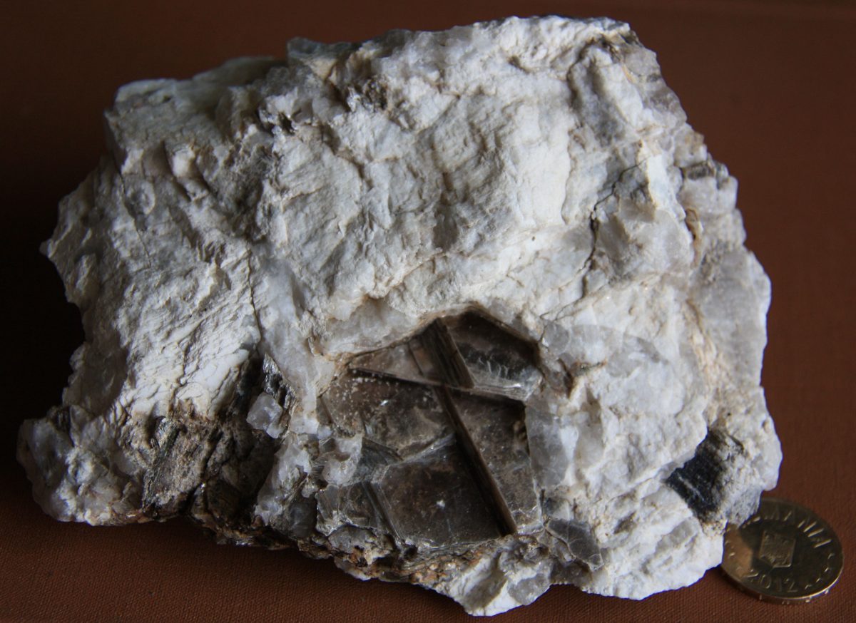 Pegmatit feldspatic + Muscovit