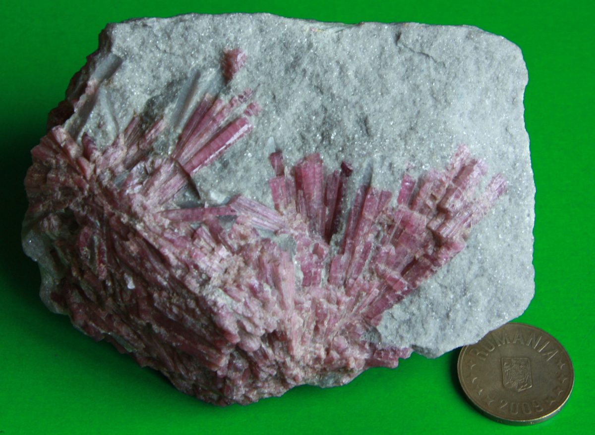 Rubelit (var. Turmalină)