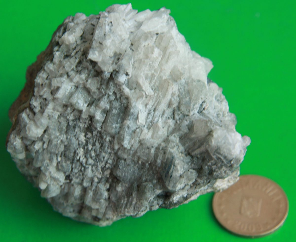 Meionit (var. Scapolit)