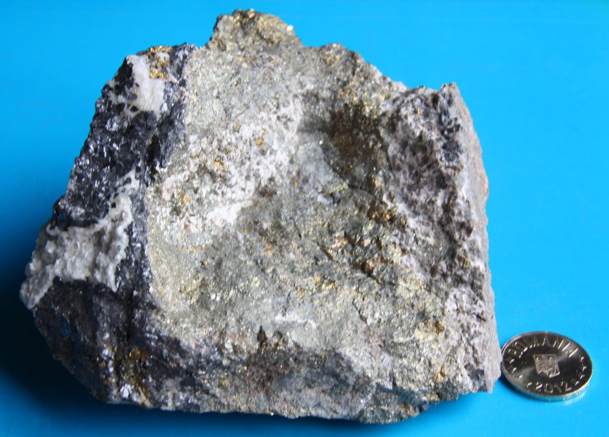 Minereu complex (Calcopirită + Sfalerit + Pirită)