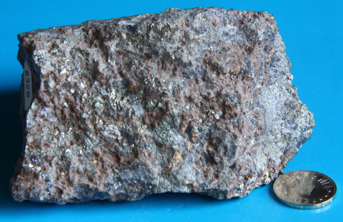 Minereu complex (Calcopirită + Sfalerit + Galenă)