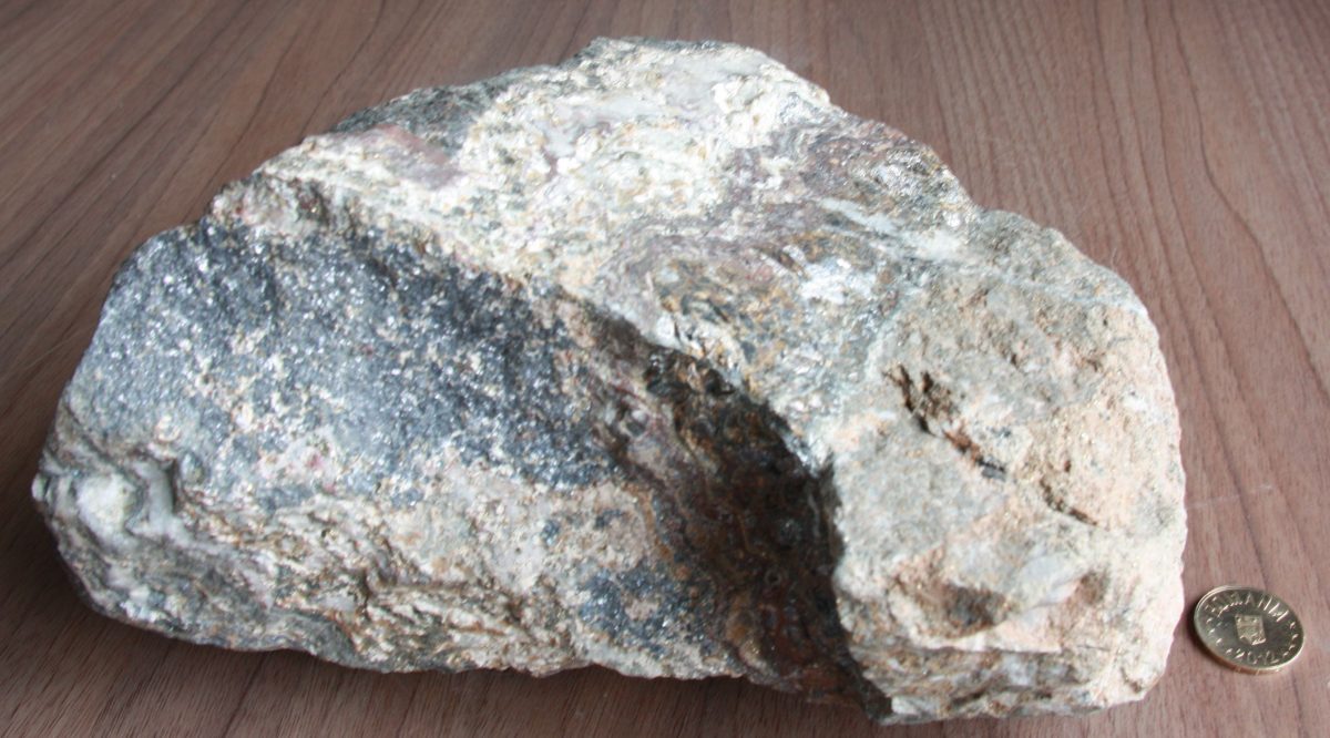 Minereu complex (Sfalerit + Calcopirită + Galenă)