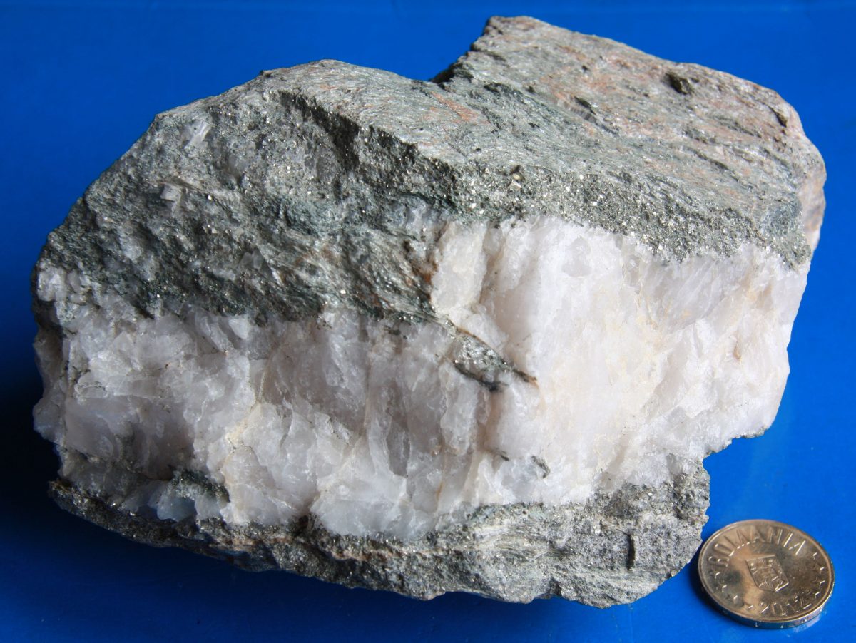 Lentilă de Cuarţ în şist mineralizat