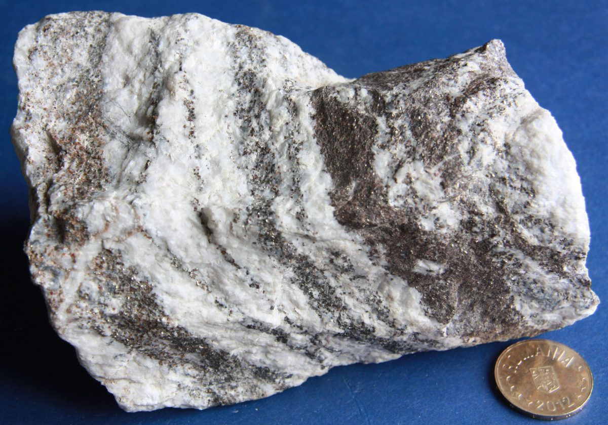 Calcar cristalin mineralizat