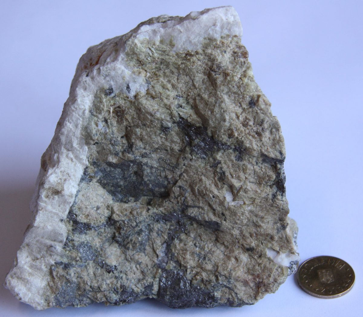 Skarn granatifer cu wollastonit şi bismutină