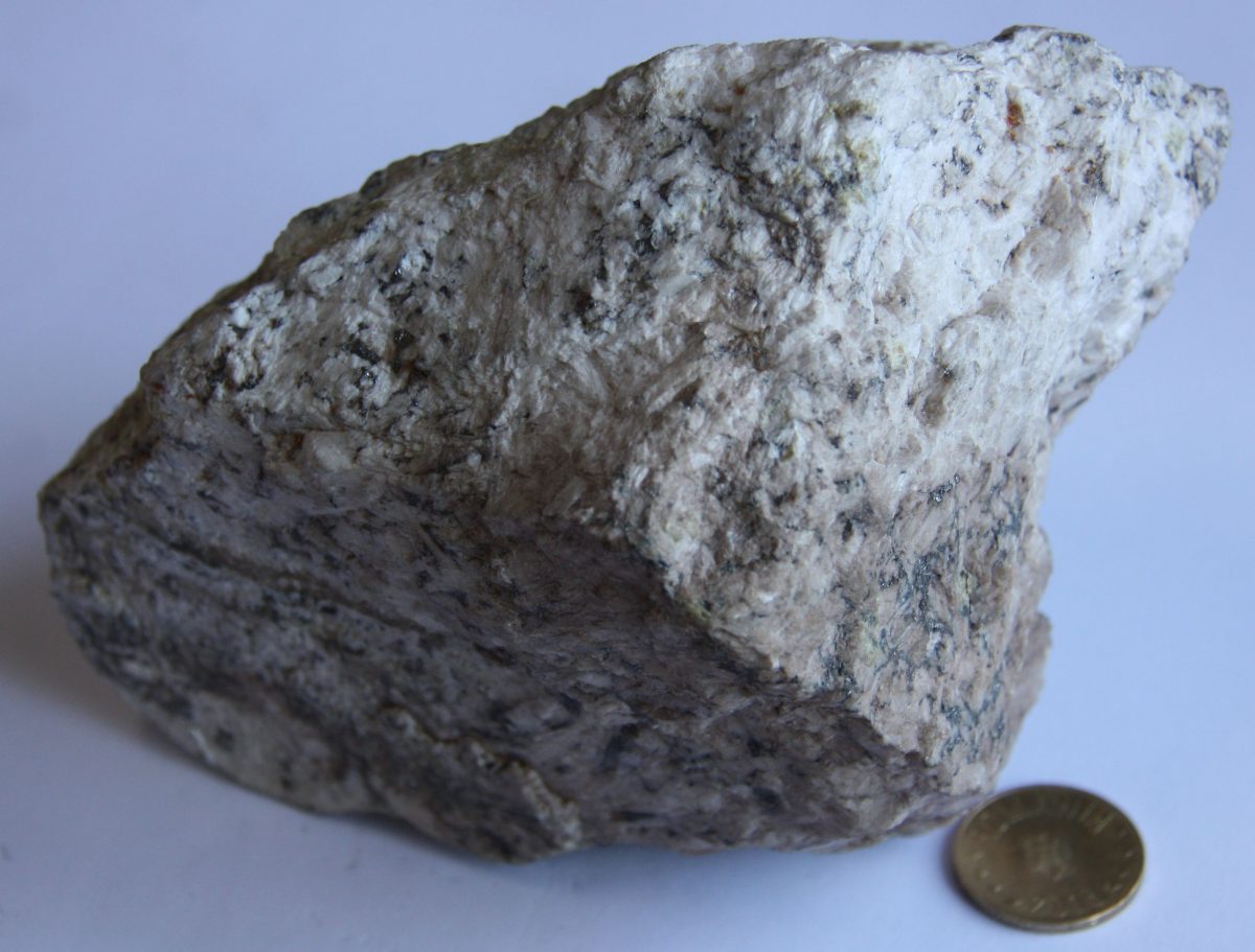 Skarn cu granaţi şi mineralizaţie de bismut