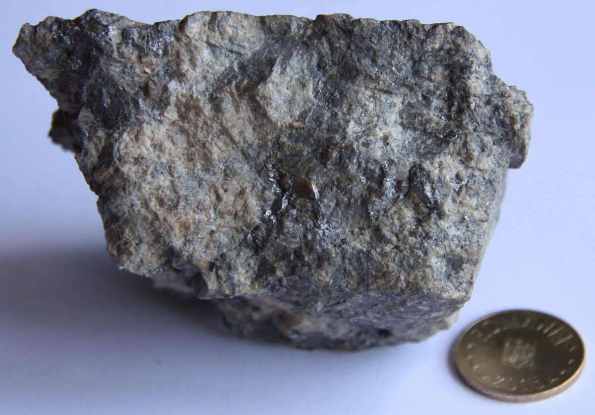 Skarn granatifer cu bismutină