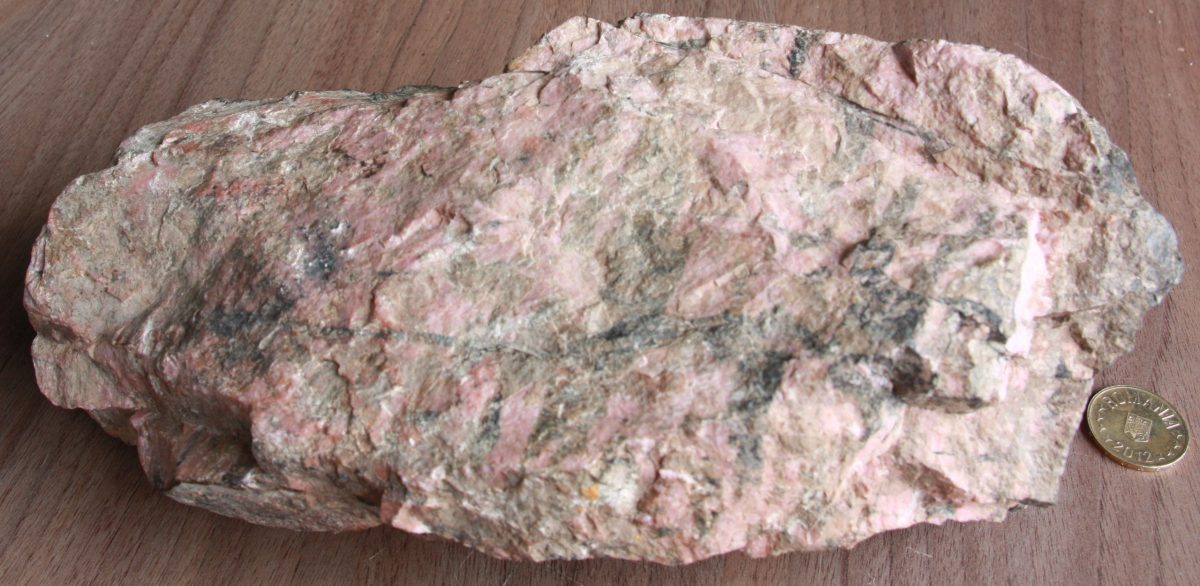 Minereu de mangan [Rodocrozit + Rodonit + Manganogrunerit (Dannemorit)]