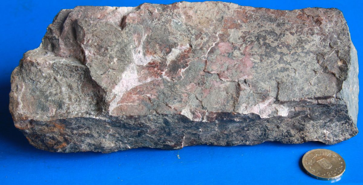 Minereu de mangan [Rodocrozit + Rodonit + Manganogrunerit (Dannemorit)]