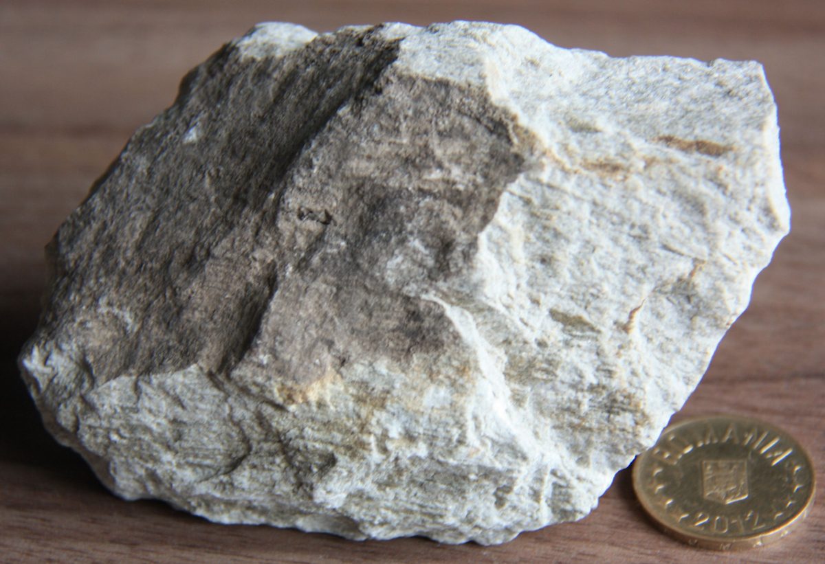 Metatuf riolitic