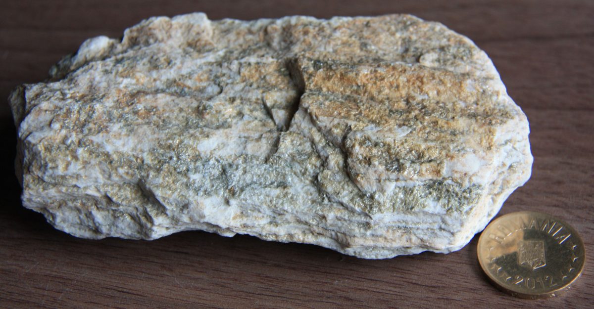Metatuf riolitic